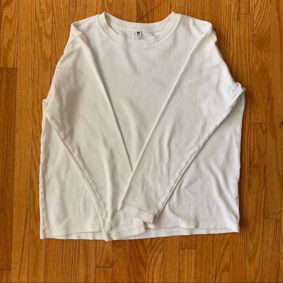 CHILDREN'S WHITE LONG SLEEVE UNIQLO CREWNECK - Picture 1 of 5